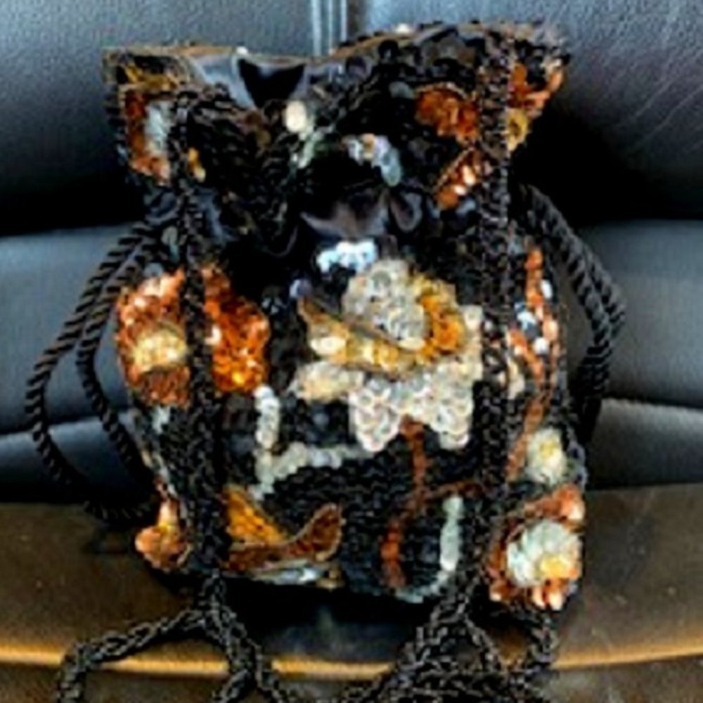 NEW Mary McFadden Authentic Sequin Beads Bag/Purse